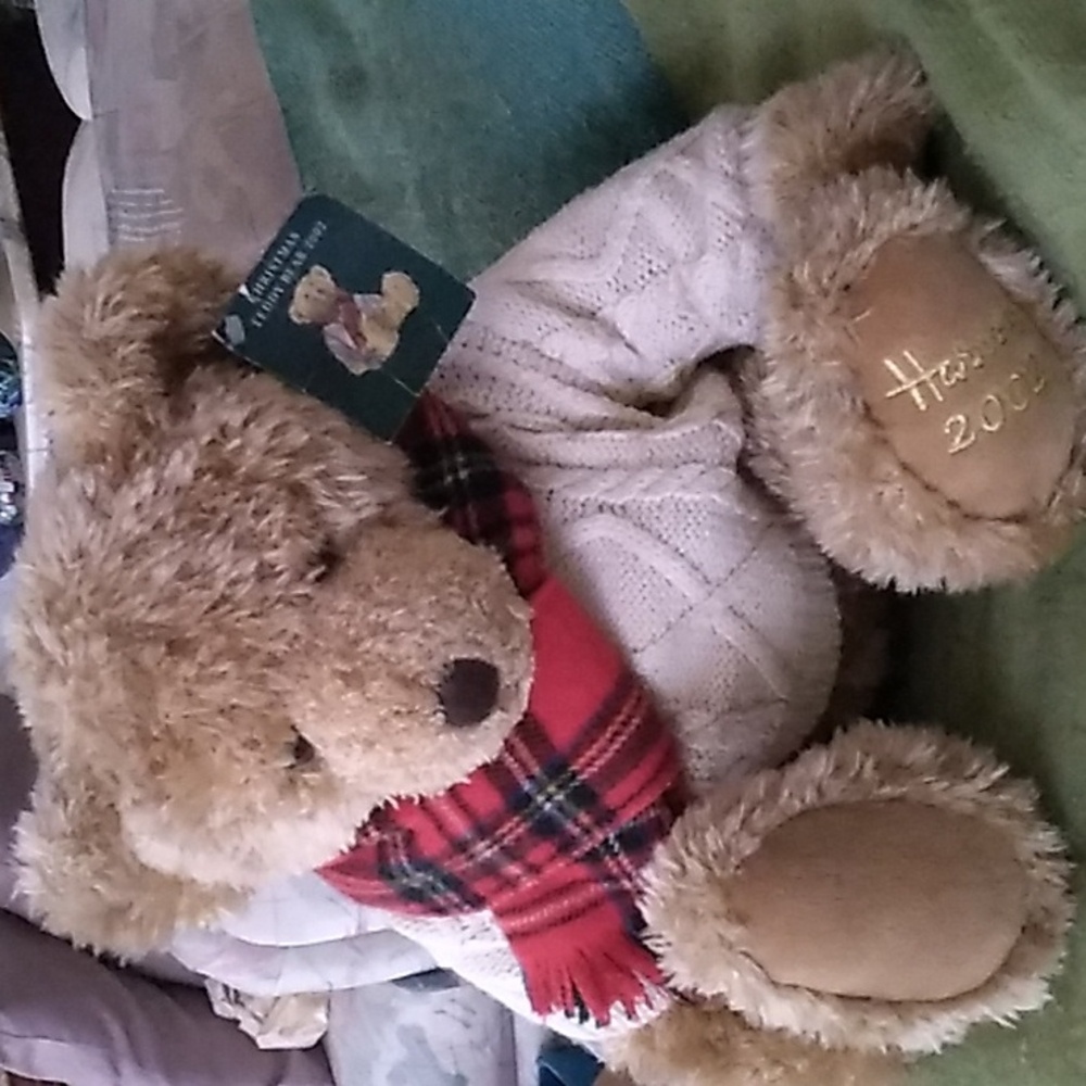 Vintage Original 2002 Harrods Christmas Bear Complete with Tags